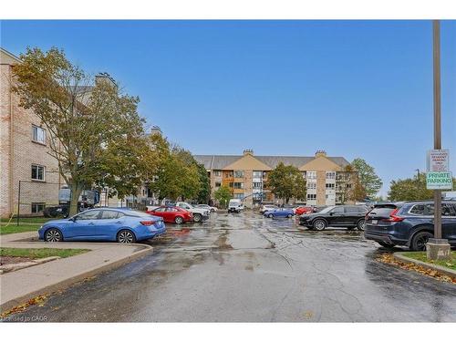 406-15 Hofstetter Avenue, Kitchener, ON - Outdoor