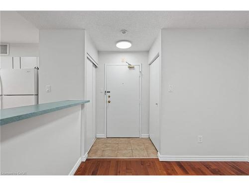 406-15 Hofstetter Avenue, Kitchener, ON - Indoor Photo Showing Other Room