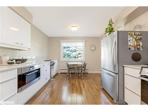 233 Westminster Drive S, Cambridge, ON - Indoor Photo Showing Kitchen