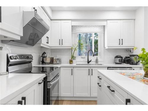1118 Avondale Drive, Oakville, ON - Indoor Photo Showing Kitchen