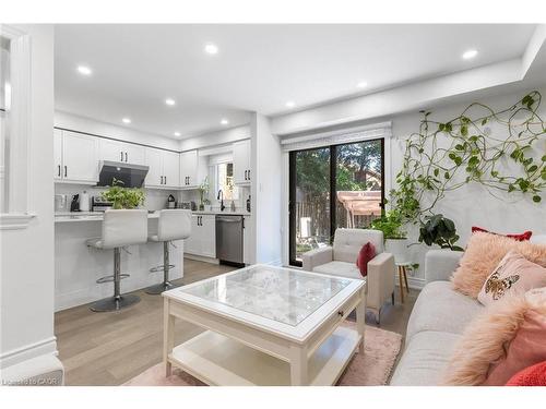 1118 Avondale Drive, Oakville, ON - Indoor