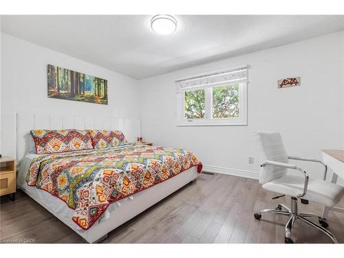 1118 Avondale Drive, Oakville, ON - Indoor Photo Showing Bedroom