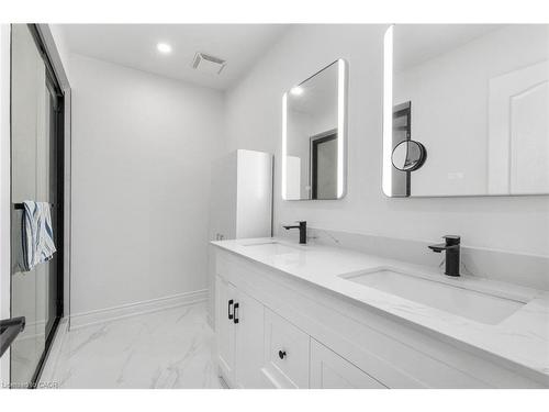 1118 Avondale Drive, Oakville, ON - Indoor Photo Showing Bathroom