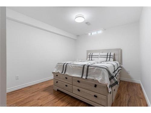 1118 Avondale Drive, Oakville, ON - Indoor Photo Showing Bedroom