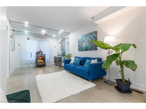 1118 Avondale Drive, Oakville, ON - Indoor Photo Showing Other Room