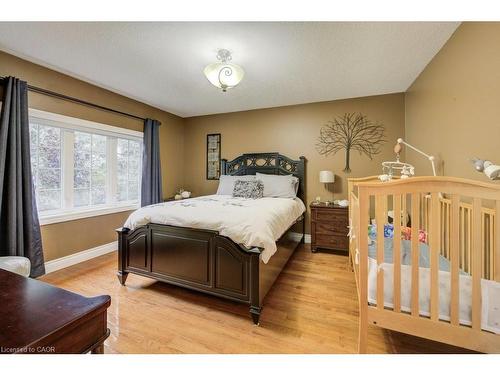 1525 Dickie Settlement Road, Cambridge, ON - Indoor Photo Showing Bedroom