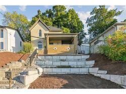 132 Queen Street W Cambridge, ON N3C 1G3