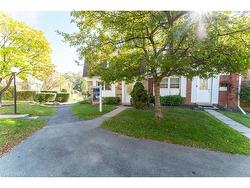 6-2252 Upper Middle Road  Burlington, ON L7P 2Z9