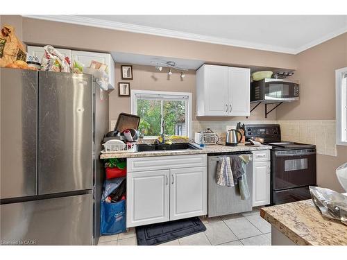 230 Broadway Avenue, Hamilton, ON - Indoor Photo Showing Kitchen