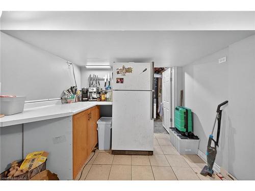 230 Broadway Avenue, Hamilton, ON - Indoor