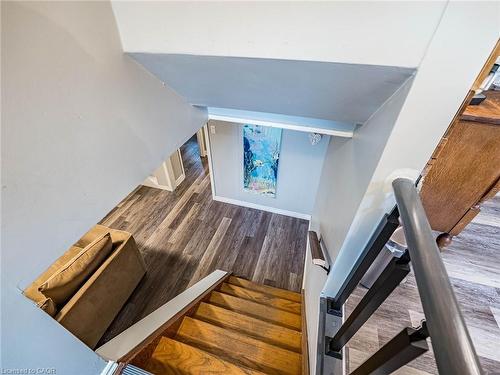 637 Artreva Crescent, Burlington, ON - Indoor Photo Showing Other Room