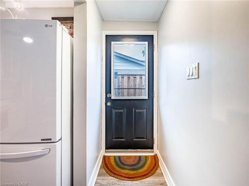 637 Artreva Crescent, Burlington, ON - Indoor Photo Showing Other Room