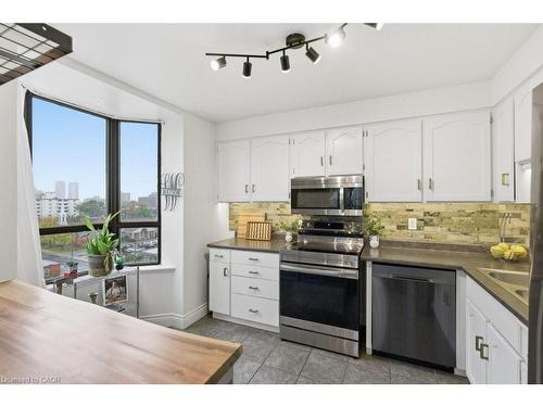 701-432 Main Street E, Hamilton, ON - Indoor Photo Showing Kitchen
