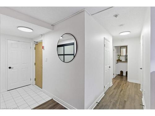 701-432 Main Street E, Hamilton, ON - Indoor Photo Showing Other Room