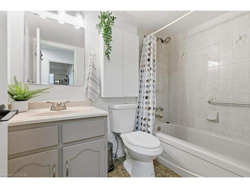 701-432 Main Street E, Hamilton, ON - Indoor Photo Showing Bathroom