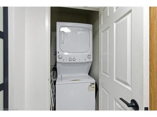 701-432 Main Street E, Hamilton, ON - Indoor Photo Showing Laundry Room