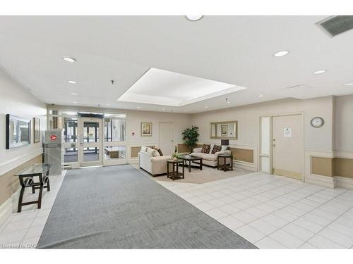 701-432 Main Street E, Hamilton, ON - Indoor Photo Showing Other Room