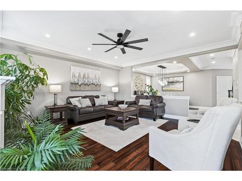 79 Assisi Street, Hamilton, ON - Indoor Photo Showing Living Room