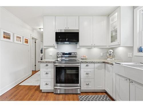 415 Henderson Road, Burlington, ON - Indoor Photo Showing Kitchen With Upgraded Kitchen