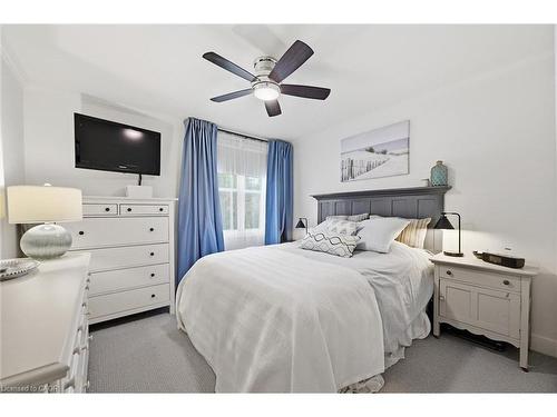 415 Henderson Road, Burlington, ON - Indoor Photo Showing Bedroom