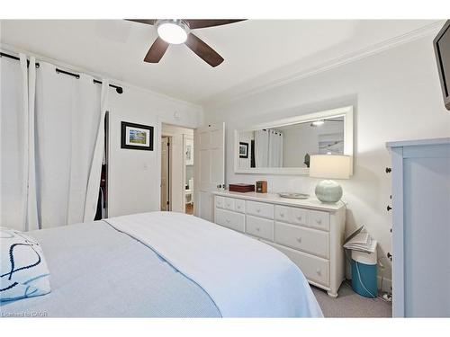 415 Henderson Road, Burlington, ON - Indoor Photo Showing Bedroom