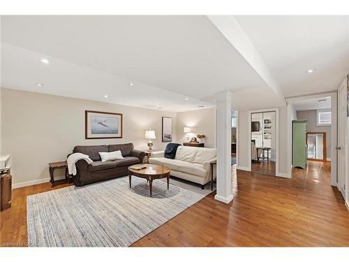 415 Henderson Road, Burlington, ON - Indoor Photo Showing Living Room