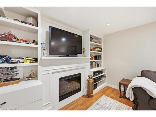 415 Henderson Road, Burlington, ON - Indoor With Fireplace