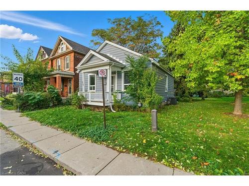 117 Ray Street N Hamilton, ON L8R 2Y1