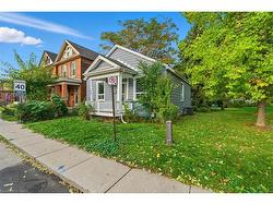 117 Ray Street N Hamilton, ON L8R 2Y1