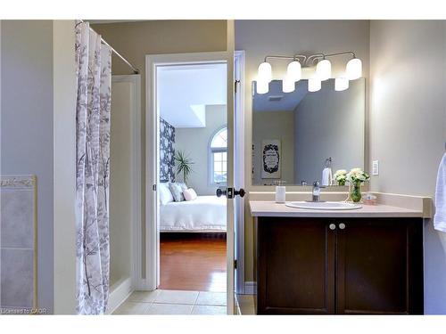 21 Mullin Drive, Guelph, ON - Indoor Photo Showing Bathroom