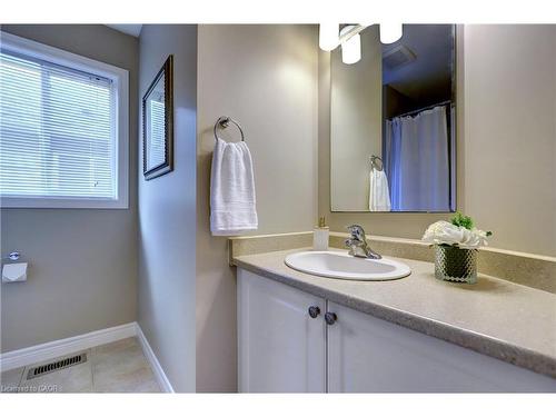 21 Mullin Drive, Guelph, ON - Indoor Photo Showing Bathroom