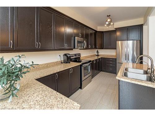 67 Forsyth Crescent, Barrie, ON - Indoor Photo Showing Kitchen With Stainless Steel Kitchen With Double Sink With Upgraded Kitchen