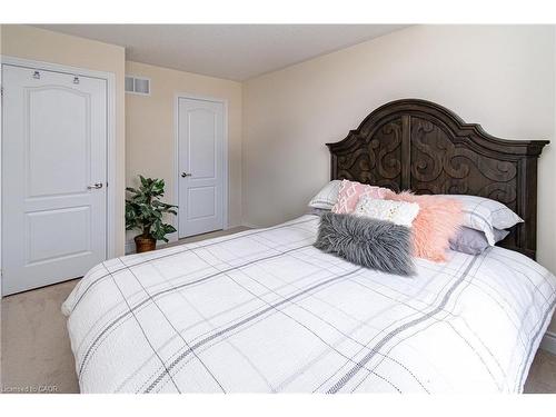 67 Forsyth Crescent, Barrie, ON - Indoor Photo Showing Bedroom