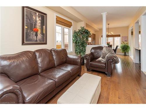67 Forsyth Crescent, Barrie, ON - Indoor Photo Showing Living Room