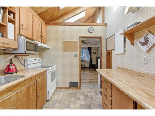 267 Thayer Avenue, Hamilton, ON - Indoor Photo Showing Kitchen
