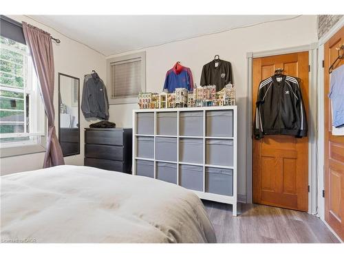 267 Thayer Avenue, Hamilton, ON - Indoor Photo Showing Bedroom