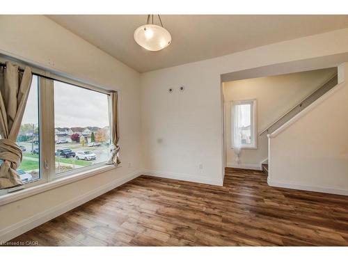 4 Lily Lane, Guelph, ON - Indoor Photo Showing Other Room