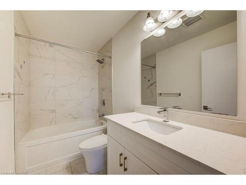 4 Lily Lane, Guelph, ON - Indoor Photo Showing Bathroom