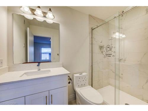 4 Lily Lane, Guelph, ON - Indoor Photo Showing Bathroom