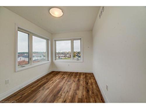 4 Lily Lane, Guelph, ON - Indoor Photo Showing Other Room