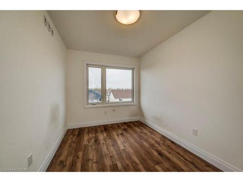 4 Lily Lane, Guelph, ON - Indoor Photo Showing Other Room