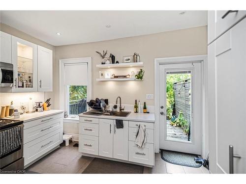 319 Hunter Street W, Hamilton, ON - Indoor Photo Showing Kitchen