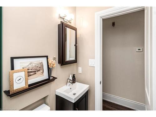 319 Hunter Street W, Hamilton, ON - Indoor Photo Showing Bathroom