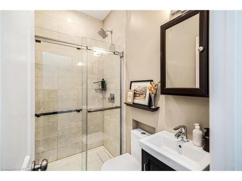 319 Hunter Street W, Hamilton, ON - Indoor Photo Showing Bathroom