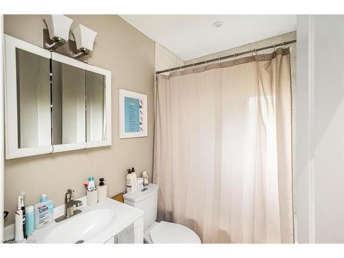 319 Hunter Street W, Hamilton, ON - Indoor Photo Showing Bathroom