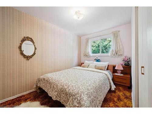 33 Hastings Boulevard, Guelph, ON - Indoor Photo Showing Bedroom