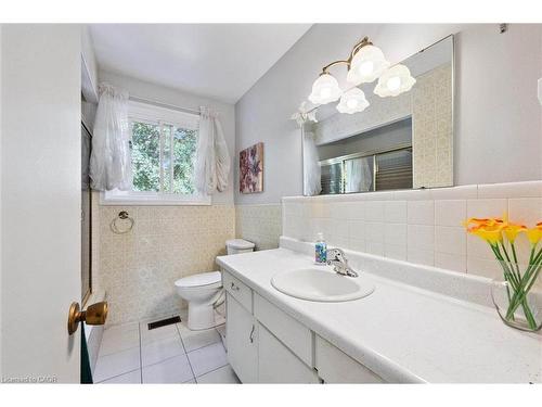 33 Hastings Boulevard, Guelph, ON - Indoor Photo Showing Bathroom
