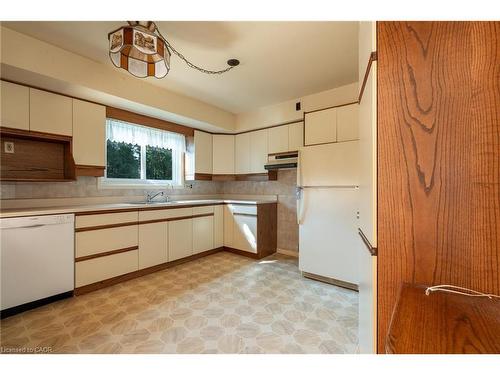 654 Hiawatha Boulevard, Ancaster, ON - Indoor Photo Showing Kitchen