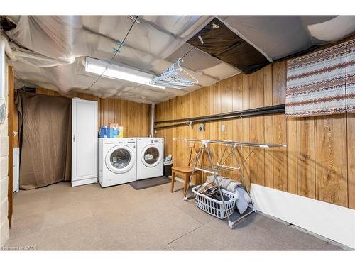 10042 Willoughby Drive, Niagara Falls, ON - Indoor Photo Showing Laundry Room