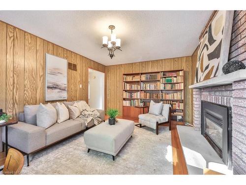 700 Fieldstone Road, Mississauga, ON - Indoor Photo Showing Living Room With Fireplace